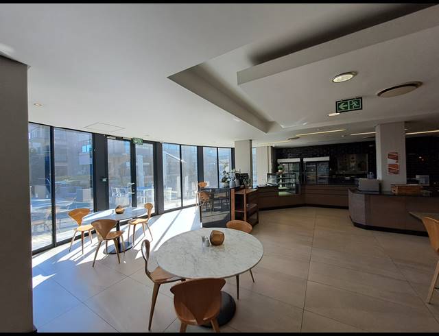1,544M² OFFICE TO LET IN SANDHURST